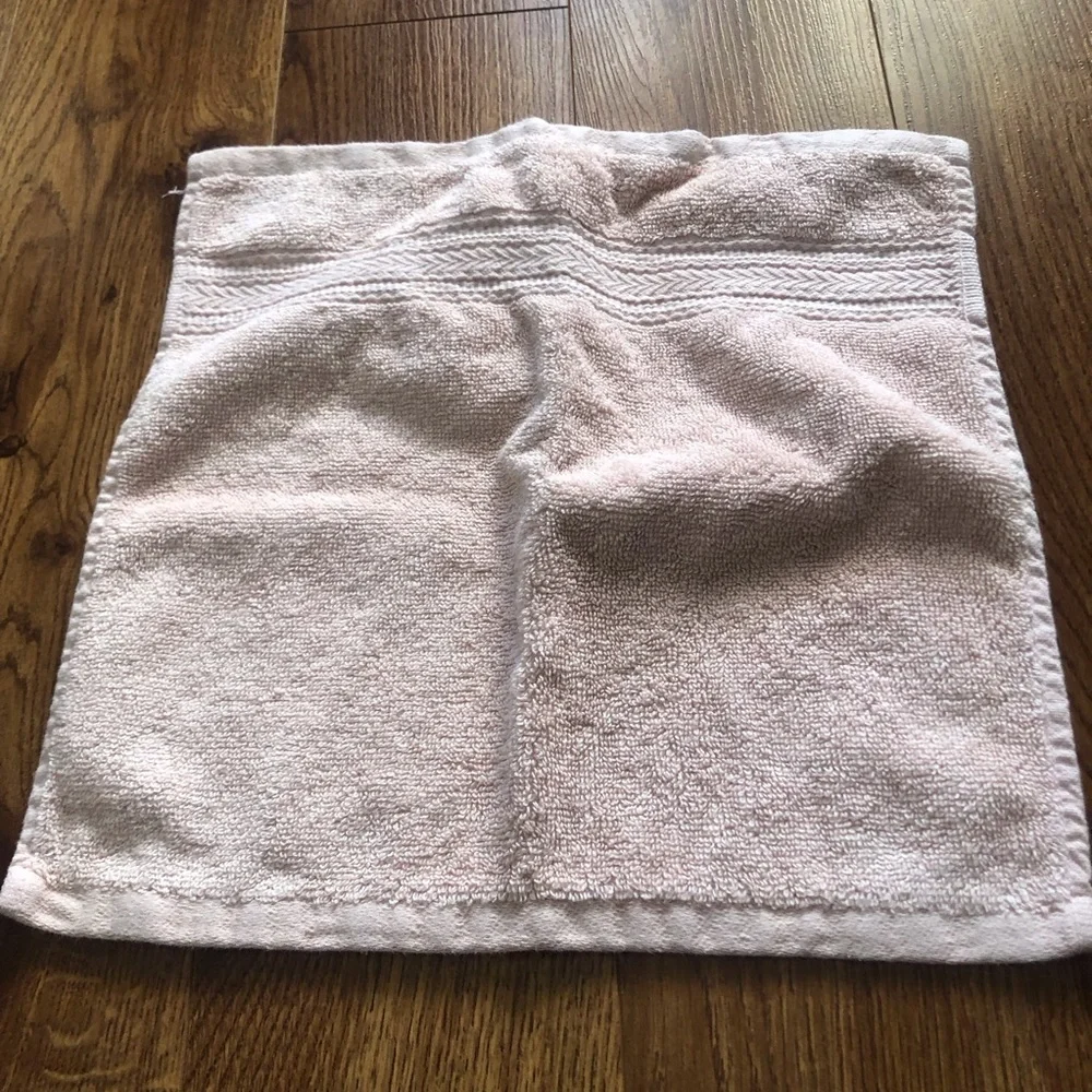Pink heavy duty textured washcloth